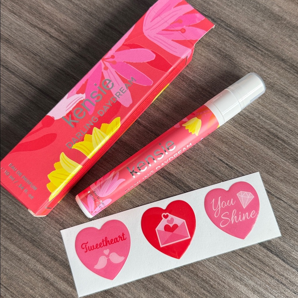 Kensie Darling Daydream Perfum with Red and Pink Accents NEW